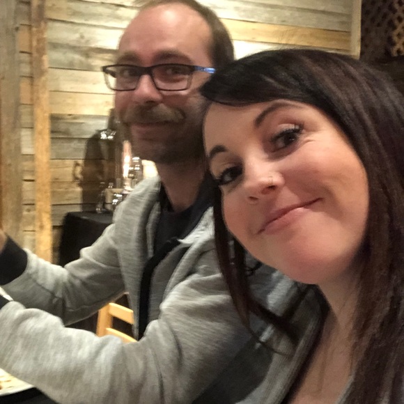 Meet your Posher, Jeny - Picture 3 of 4